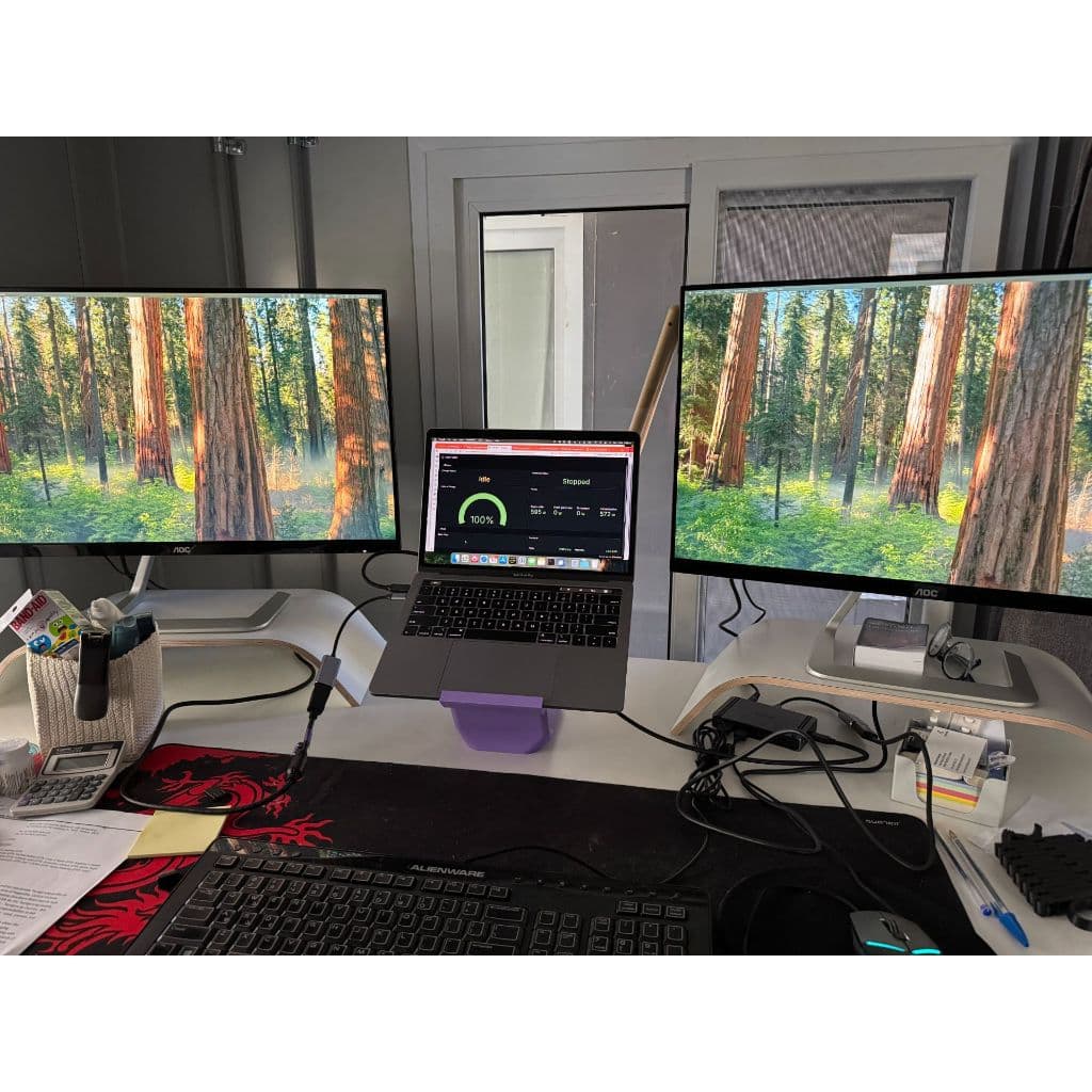 Suporte para notebook/macbook com design minimalista em material rígido e acabamento premium