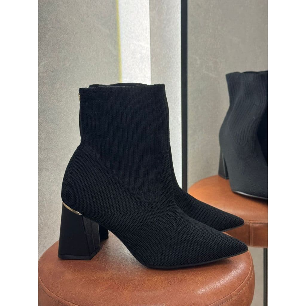 BOTA KNIT CANO MÉDIO FEMININA BEBECÊ PRETA BICO FINO SALTO ALTO GROSSO 8CM ELEGANTE MODERNA