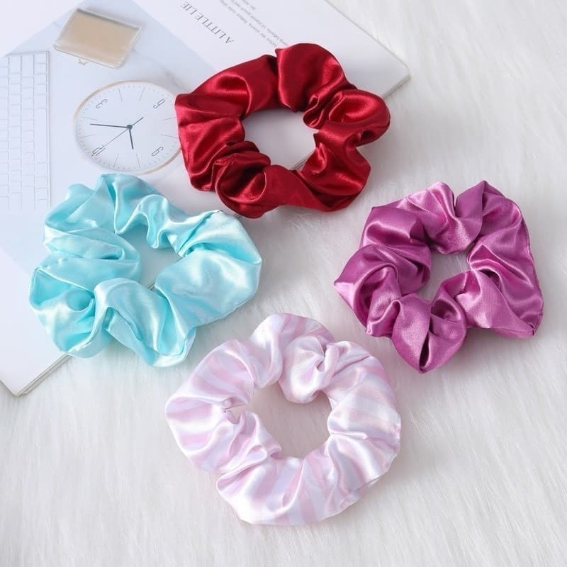 KIT 12 UNIDADES - Xuxinhas de Cetim Para Cabelo/ Prendedores de Cabelo Scrunchie Antifrizz/ Macias e Duráveis - WL