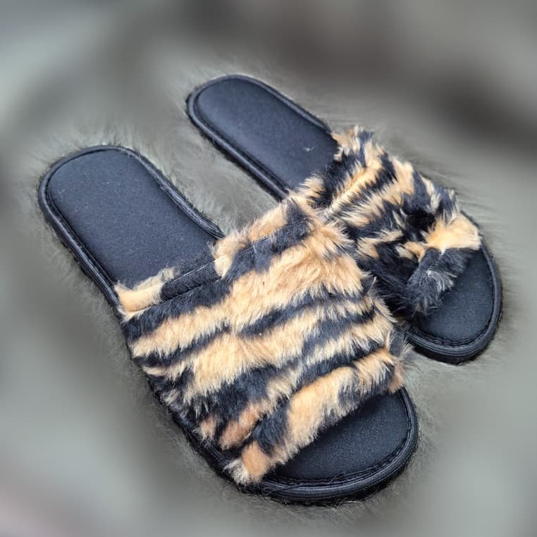 Pantufa Pelúcia Unissex Slide Aberta Antiderrapante Adulto Inverno Confortável