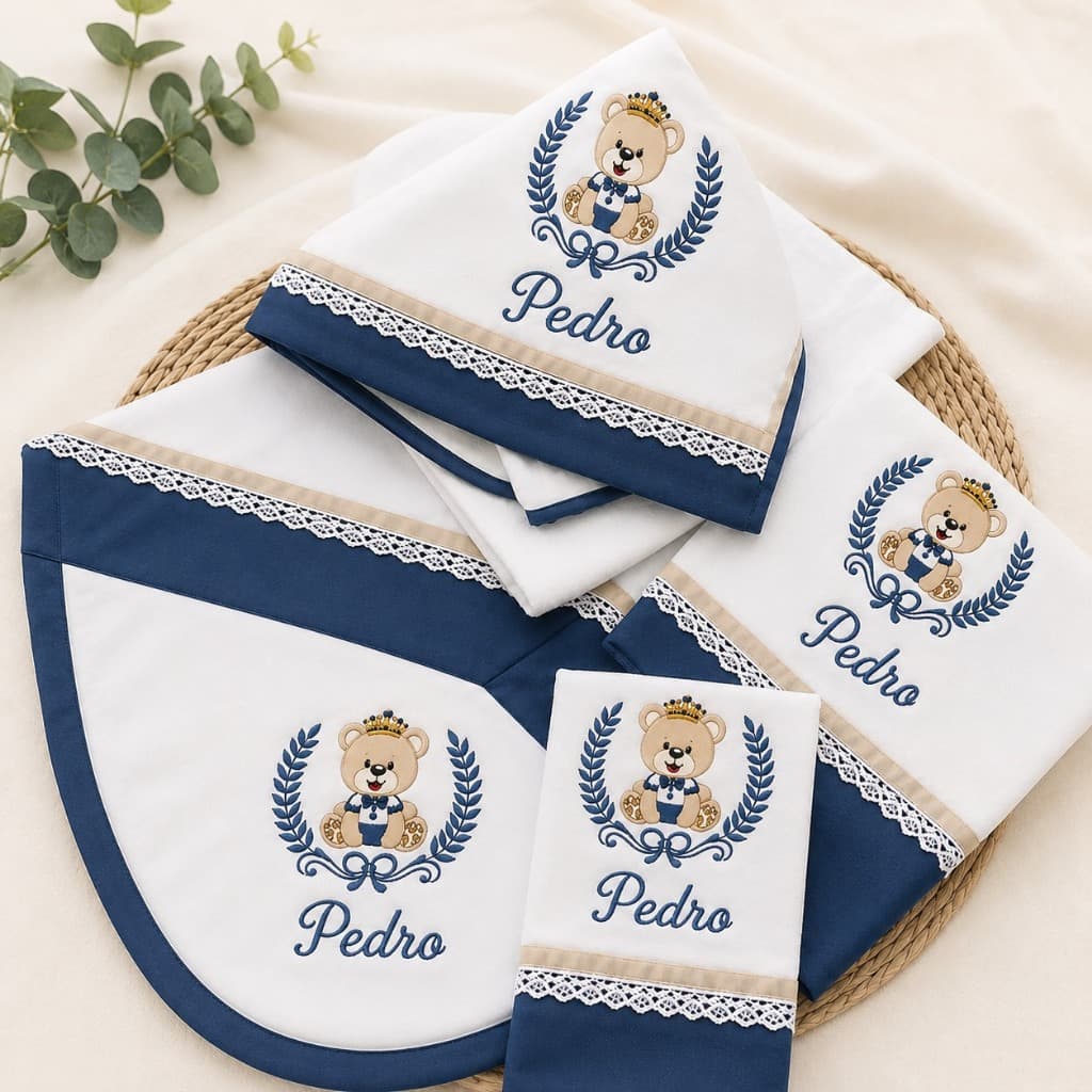 Kit Maternidade 4 peças  Bordado Fraldas, Toalha de banho, Cueiro, Personalizado Nome do Bebê