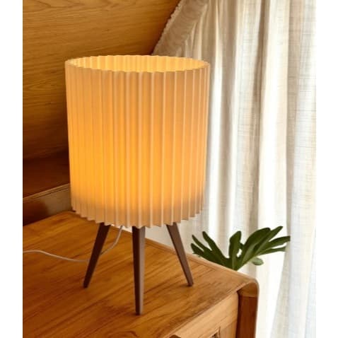 Luminaria de mesa canelada com quatro pés Luminária LED moderna Abajur Canelado Japandi Impressao 3d
