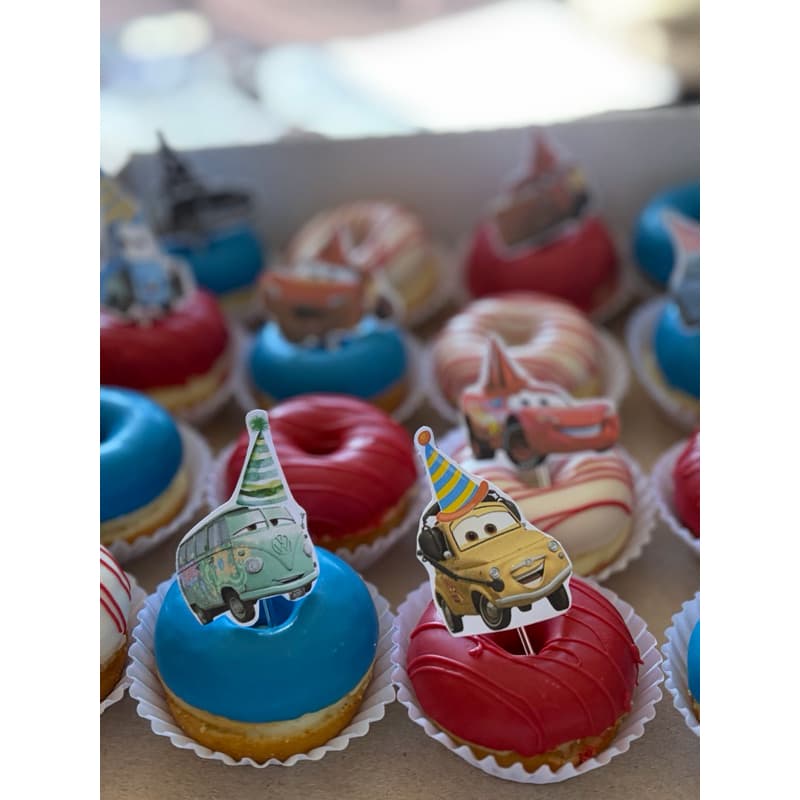 46 toppers pronto para uso tema carros docinhos mini Cake Donuts