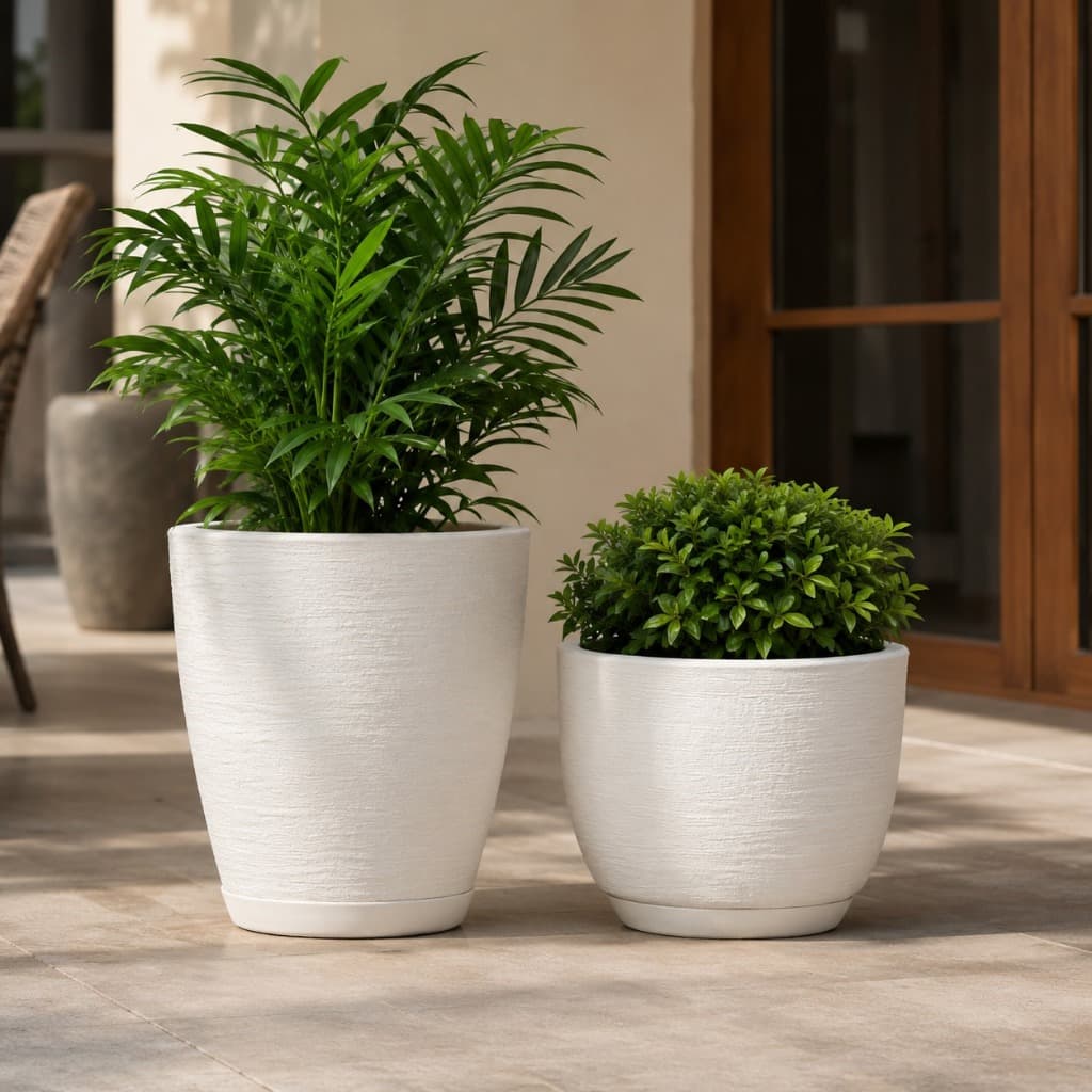Vasos para Plantas Cone Bojo Grafiato Escovado Texturizado com Prato em Polietileno