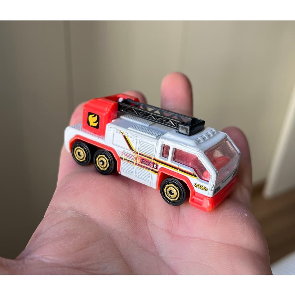 caminhão de bombeiro escada magirus carro 6 rodas miniatura de metal