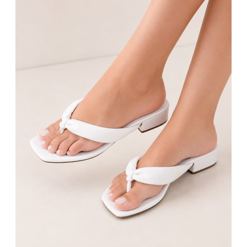 Chinelo De Salto Bloco Salto Baixo Grosso Tira Fofa Modelo Chic Casual