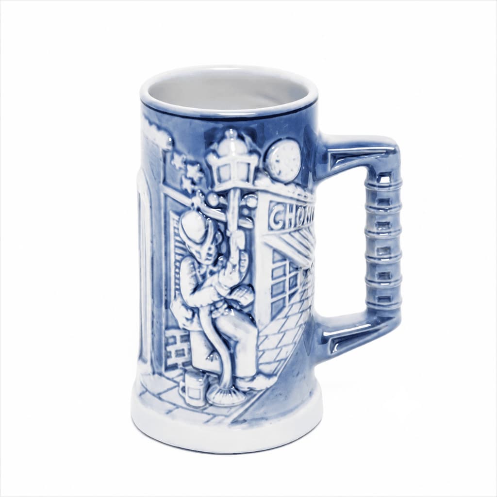 Caneca de Chopp de Porcelana 350ml com detalhes em relevo estilo retro