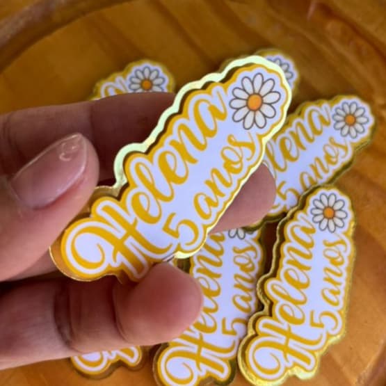 Tags Aplique Personalizadas em camadas - NOME E IDADE E TEMA - Fazemos qualquer tema