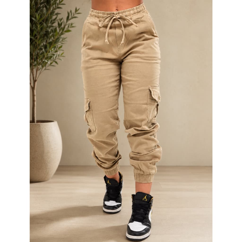CALÇA CARGO JOGGER FEMININA SARJA COM BOLSOS LATERAIS DE BLOGUEIRA