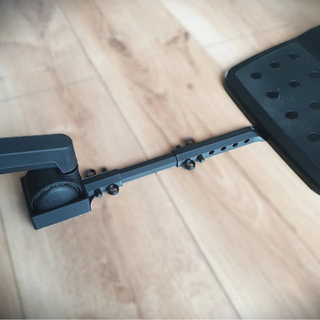 Suporte Trava Ajustável para Cadeira Volante Pedal Logitech G29, G920, G923 e G27.