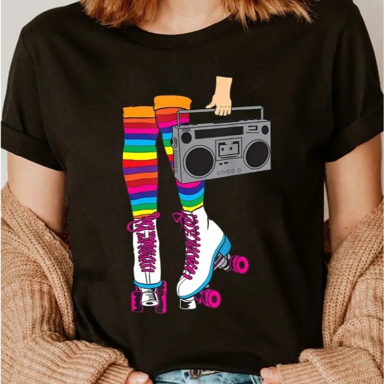 Camiseta Feminina T-Shirt Retrô Anos 80 90 Patins E Boombox