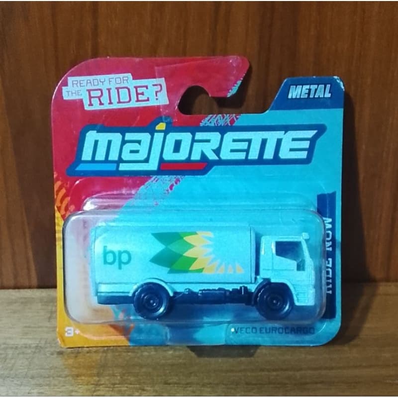 miniatura caminhão majorette Iveco 1/64
