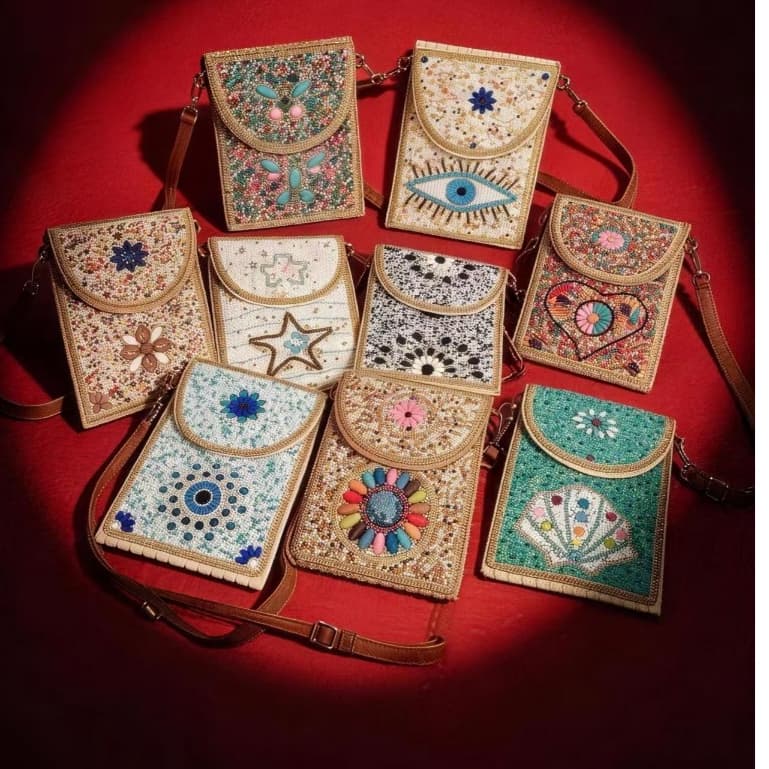 Bolsa de Crochê Bordada à Mão - Estilo Boho Luxo