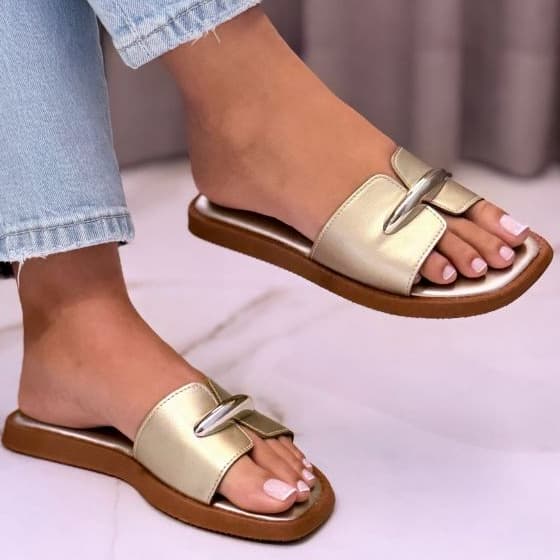 Sandália Papete Rasteirinha Feminina Confortável Birken Rasteira com Detalhe Metalizado Plana Flatform