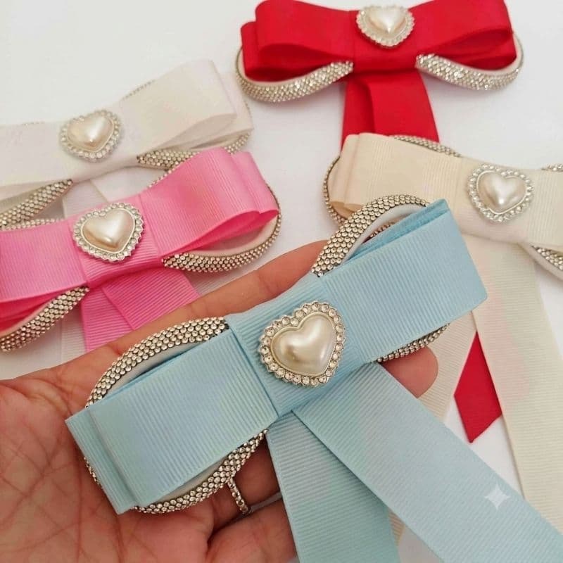 Laço Infantil Luxo com Coração de Pérola e Strass | Laço de Cabelo Menina | Bico de pato