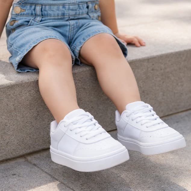 Kit 2 Pares Tênis Infantil Branco  Unissex Baby e Juvenil Conforto e Segurança No Mesmo Lugar