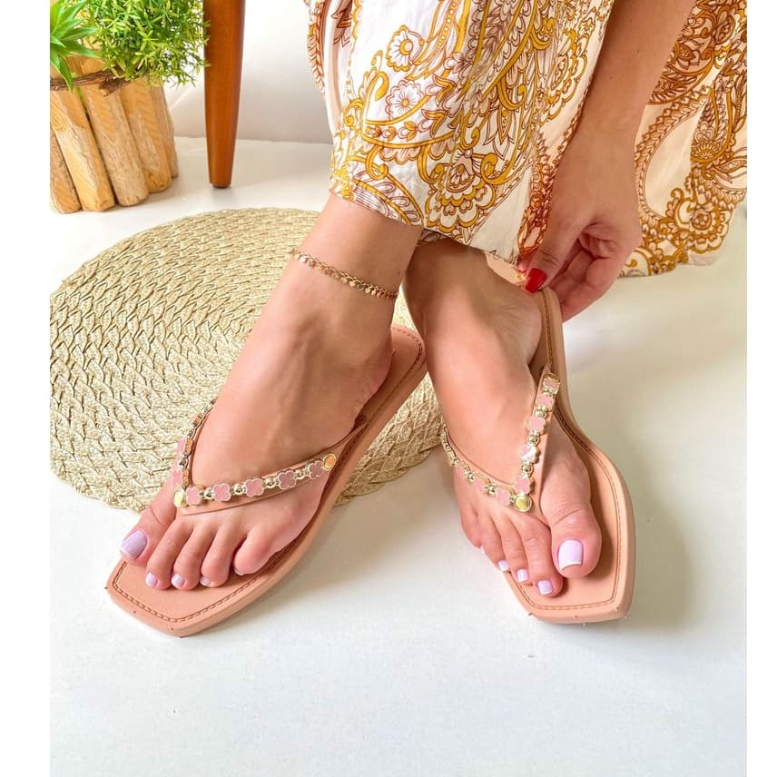 Chinelo Feminino Rasteira Confortavel Elegante com Enfeite Trevo - Várias Cores