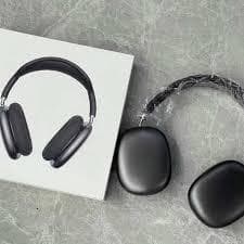 Fone de ouvido Bluetooth Sem Fio Headphone Bluetooth Recarregável P9 Preto/Branco