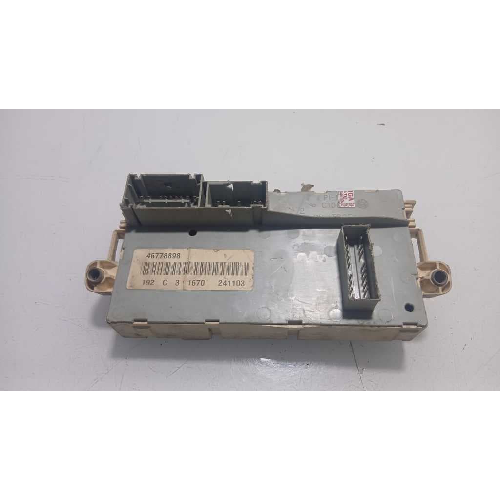 Caixa De Fusível Interna Fiat Stilo 1.8 16v 51711820