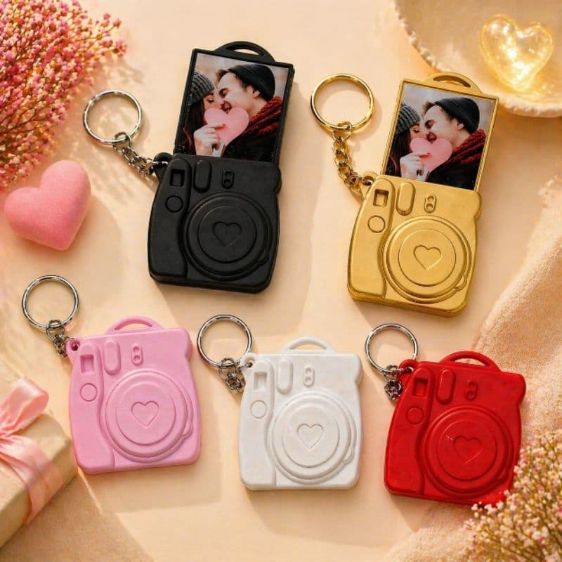 Chaveiros Câmera Retrô com Porta Foto Personalizada | Lembrancinha Dia dos Namorados, Casamento e Datas Comemorativas