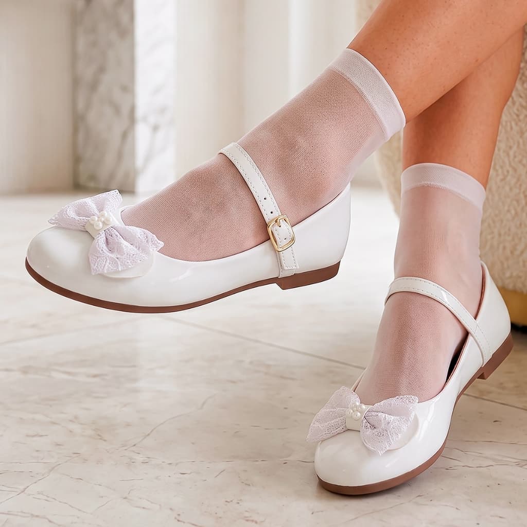 Sapatilha Infantil Juvenil com Laço de Rendinha e Pérolas Elegante