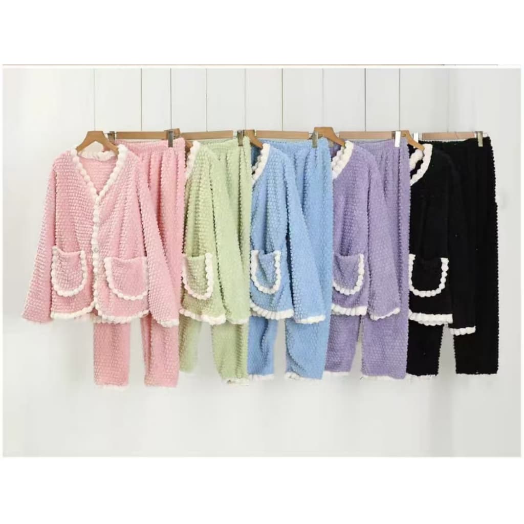 Conjunto Pijama Feminino Inverno, Flanela Texturizada com Detalhes em Branco e Bolso, Cardigan Aconchegante