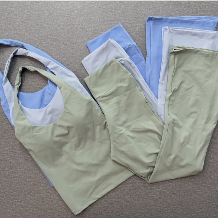 Conjunto Encanto calça flare + blusa frente unica  poliamida zero transparencia + alta compressão