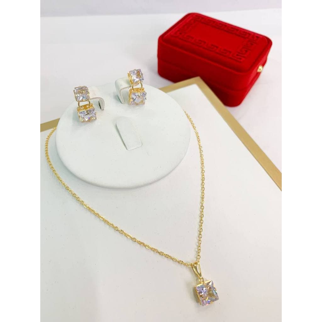 CONJUNTO CRISTAL QUADRADO COLAR + BRINCOS - Folheado a Ouro 18k