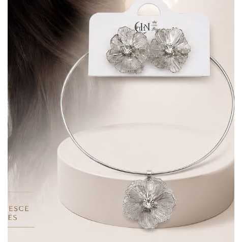 CONJUNTO COLAR ARO E BRINCO FLOR DOURADO LUXO.