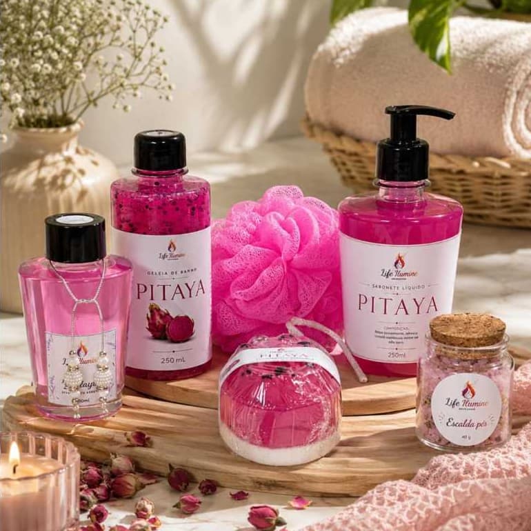 Kit Spa Completo Pitaya | Geleia 250ml + Sabonete Líquido + Difusor 100ml + Sabonete Massageador + Escalda-Pés + Bucha