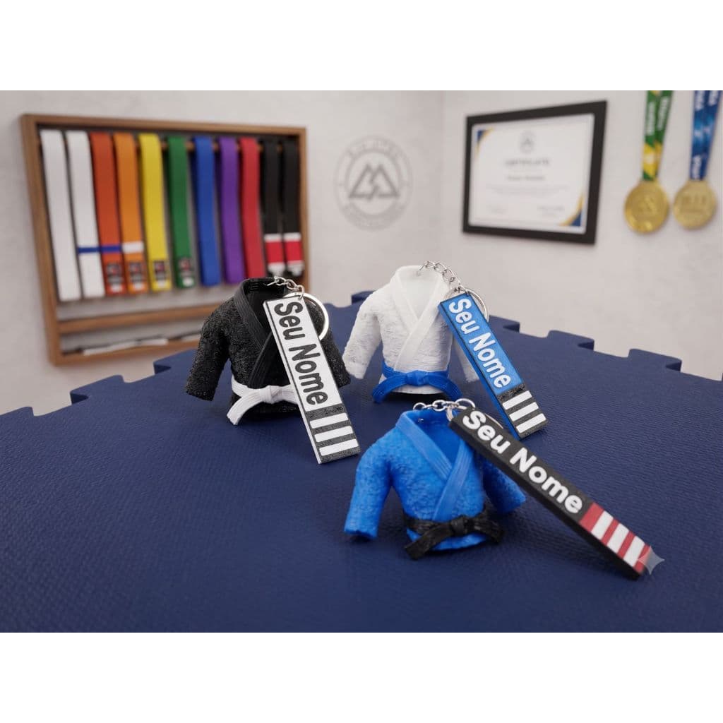 Chaveiro Kimono Personalizado com Nome | Estilo Jiu-Jitsu e Judô | Mini Kimono |  Faixa e Cor Customizável