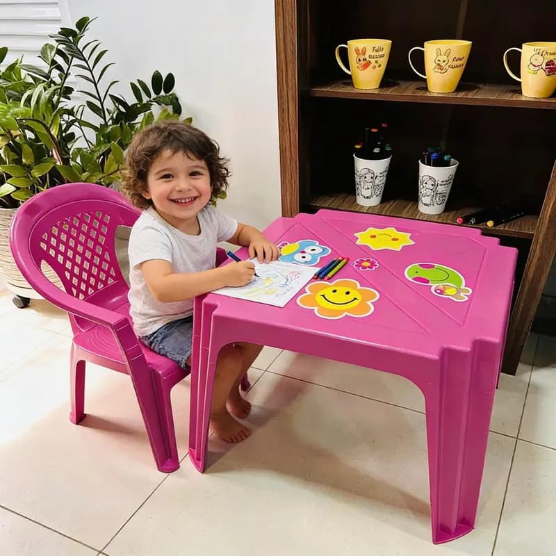 KIT INFANTIL - Móveis - Mesa + Poltrona personalizados com a estampa de sua preferência!