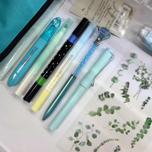 Kit Papelaria Fofa Kawaii caixa com 20 Itens Presente Criativo Marca texto canetas fofas estojo caderno adesivos post it