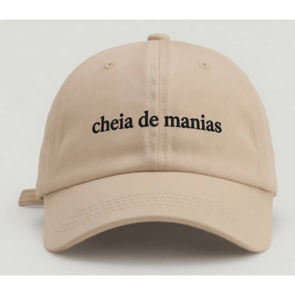 Boné Baseball feminino Bege Cheia de Manias Aba Curva | Estilo Minimalista Cursivo | Confortável