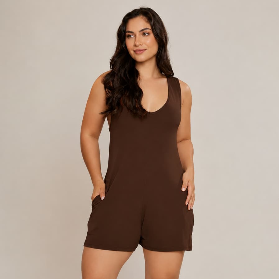 Macaquinho Feminino Curto Viscolycra Decote V Soltinho Macacão com Bolso Casual Verão Moda Blogueira