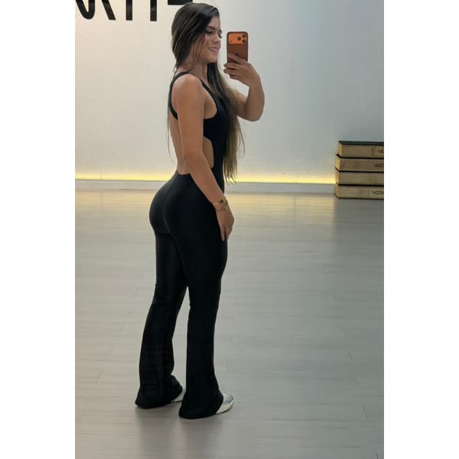 Macacão fitness canelado modelador costas nuas flare para academia zero transparência