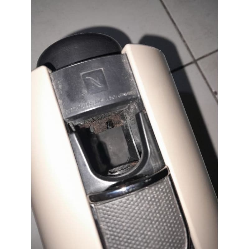 Cafeteira Máquina de café Nespresso U C50 no Estado Leia Descrição.