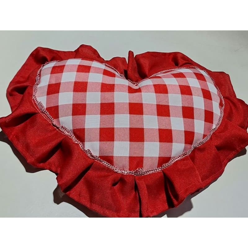 almofada decorativa de coração com babado cheia enchimento  fibra tamanho 30x15