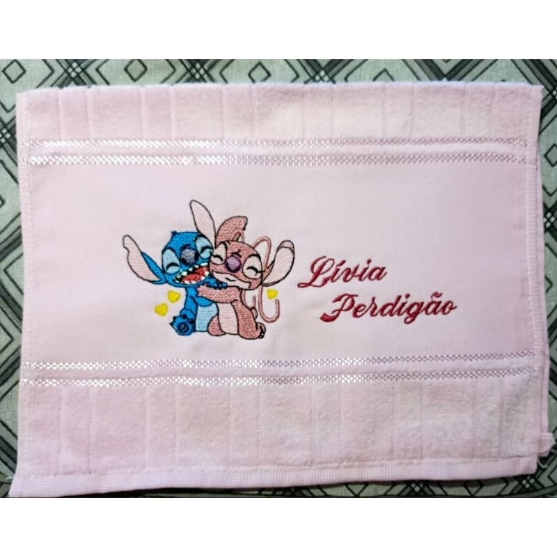 Toalhinha Lavabo Personalizada Bordada 30x45cm dia dos namorados Stitch/ Angel/ Shepa