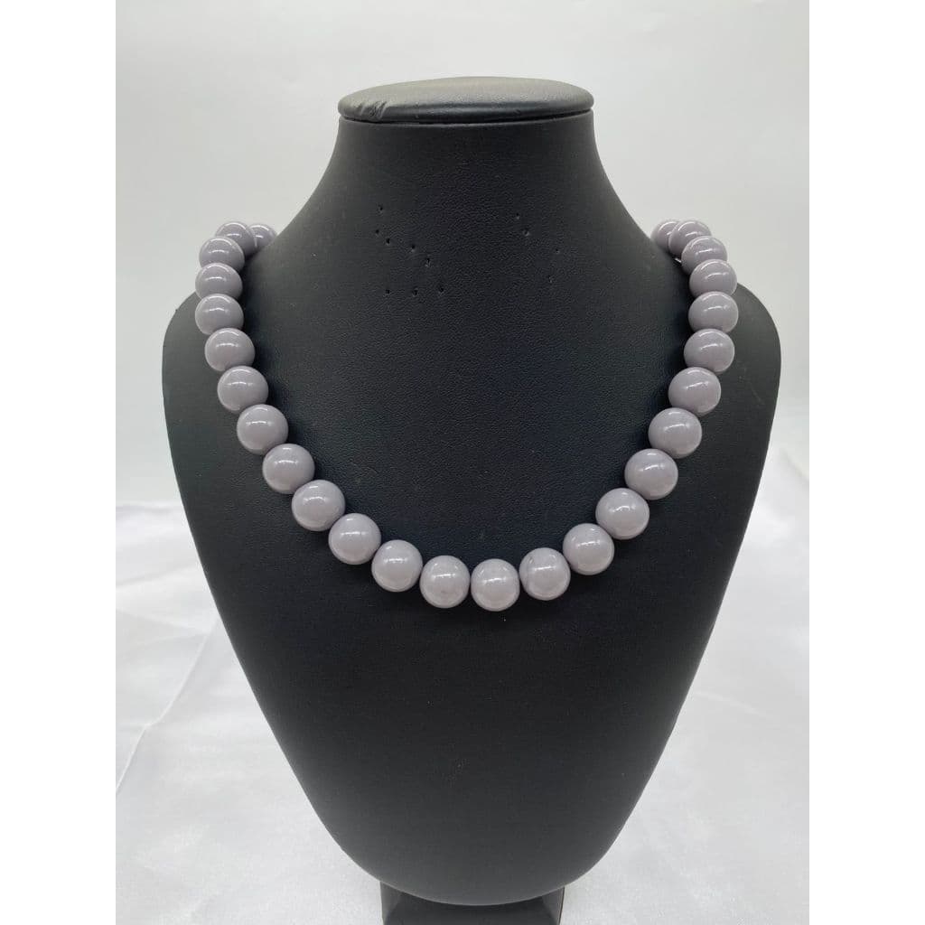 Colar de Bolas – Elegância que Nunca Sai de Moda