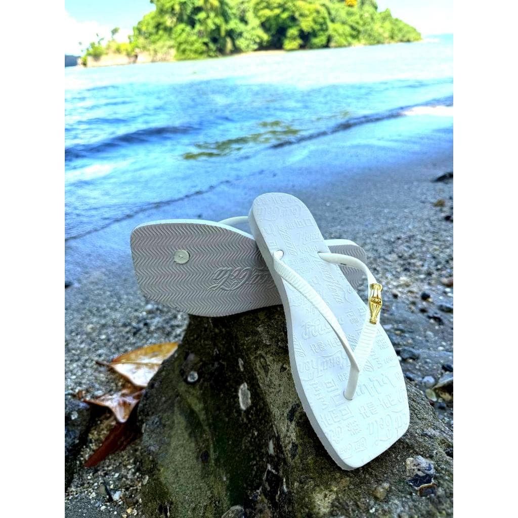 Chinelo Feminino Coca Cola Square Sandal II Branco Estampado Conforto Antiderrapante