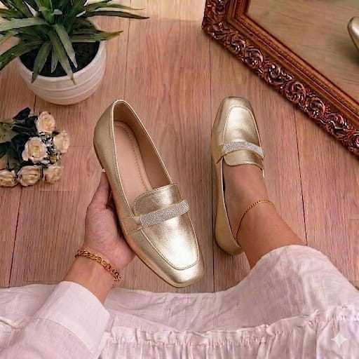 Sapatilha Feminina Mocassim Strass Confort Bico Quadrado Ouro Light Para Trabalho e Dia a Dia