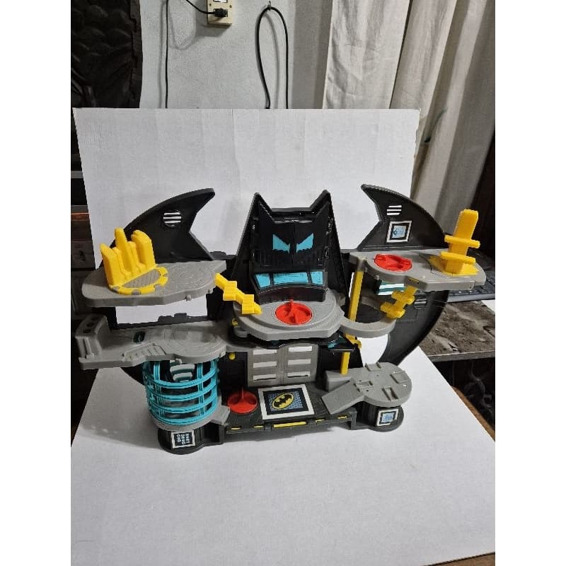 brinquedo batcaverna C4027