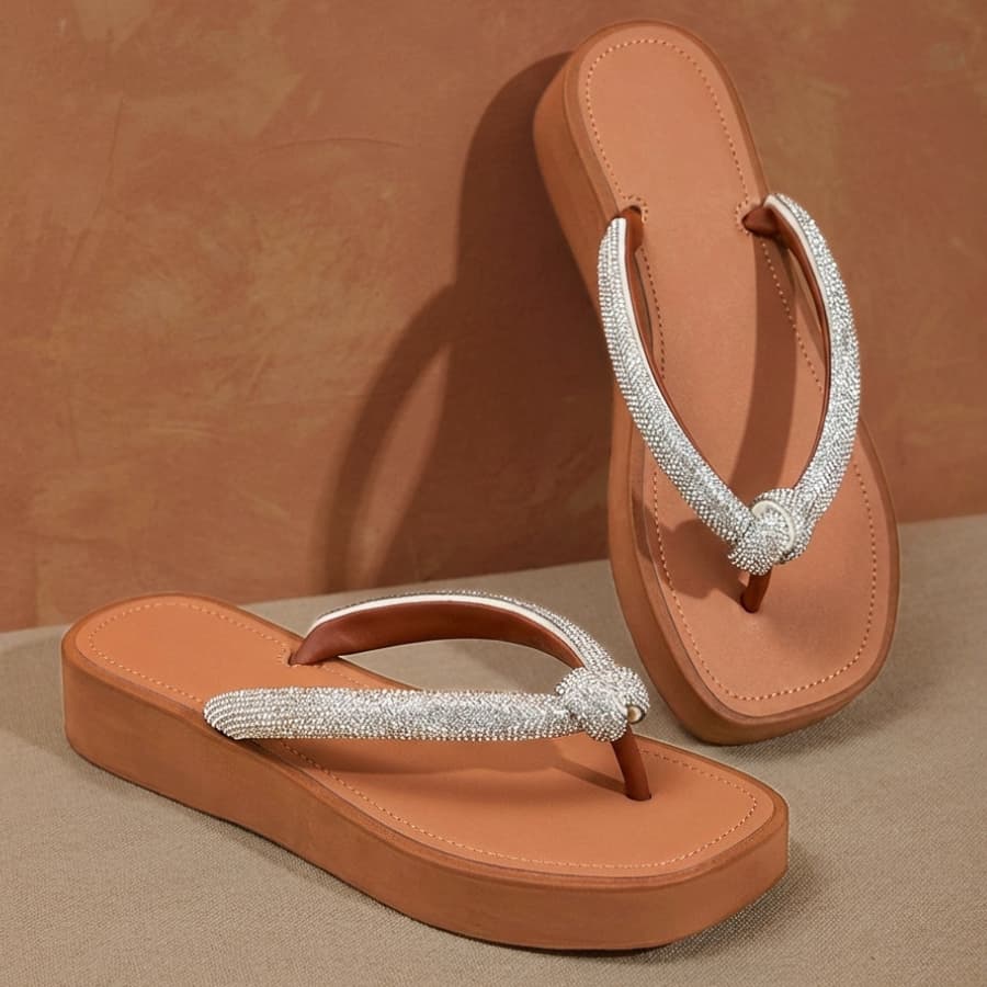 Chinelo Feminino Sandália Strass Moda Elegante Rasteirinha Brilho Leve
