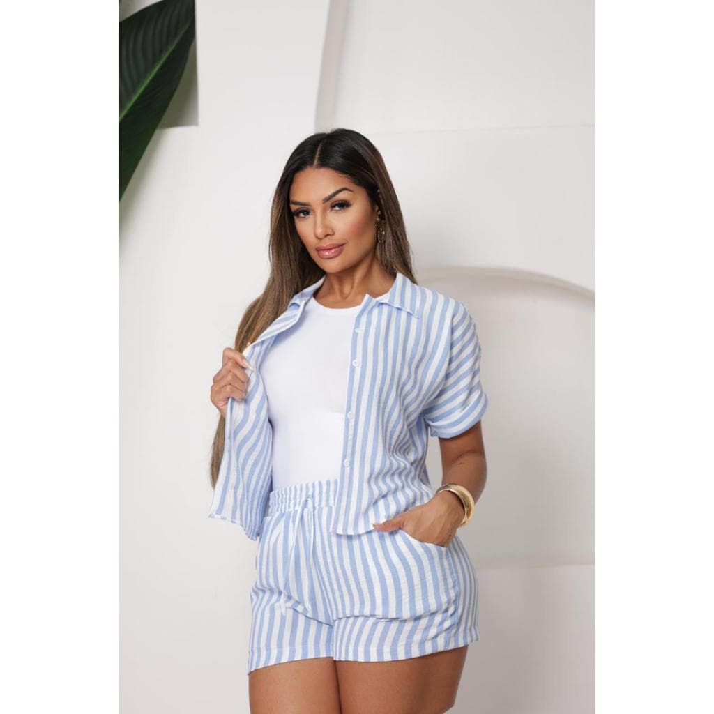 Conjunto Feminino Casual  Look Elegante – Blusa  com Botões e Short  com Bolso |