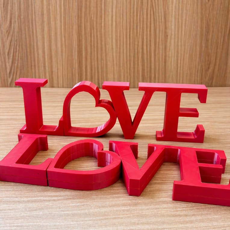 Enfeite Placa Love Vermelho Decorativa Romântica Decoração Sala Quarto Enfeite Love Mesa Prateleira