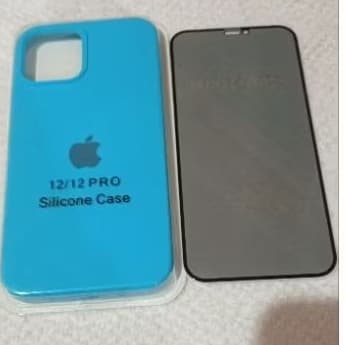 Kit Capinha de Silicone iPhone 12/12 pro + Película de Privacidade.