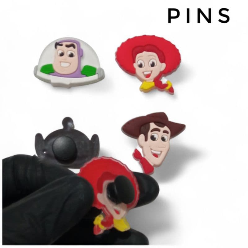 kit 4 Pins/bottons para sandálias toy story personagens infantil calçados menina vaqueira astronauta ET cowboy