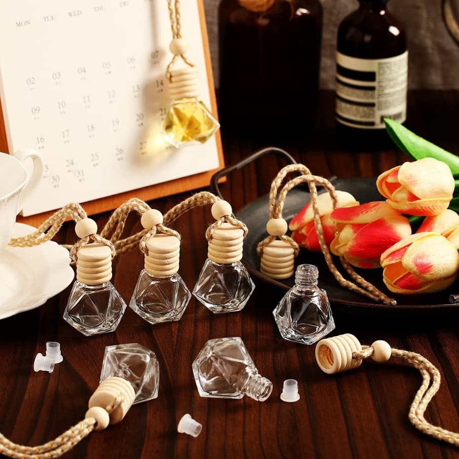 KIT  50 VIDRINHO PIRAMIDE 8ML TAMPA MADEIRA P/AROMATIZADOR DE CARRO (ACOMPANHA 500ML ESSENCIA, FRAGANCIA VARIADA  )