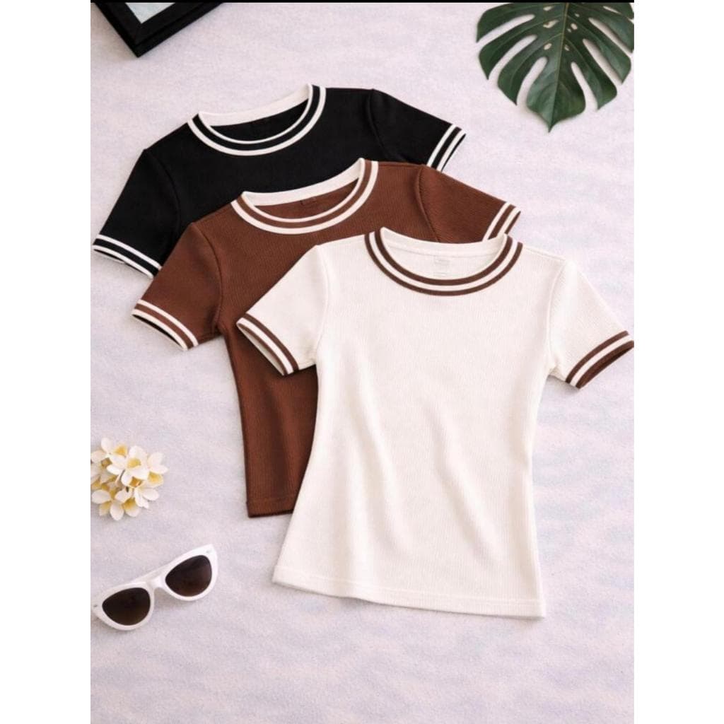 Kit 3 Blusas femininas manga curta em tecido ribana canelada gola redonda e detalhes gola e manga moda básica casual